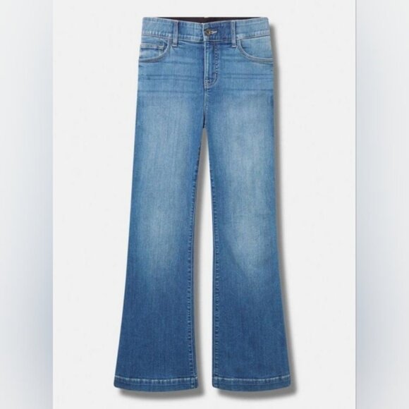 Torrid Bombshell Flare Jeans High Rise Stretchy Size 18S Light Wash - Picture 2 of 7